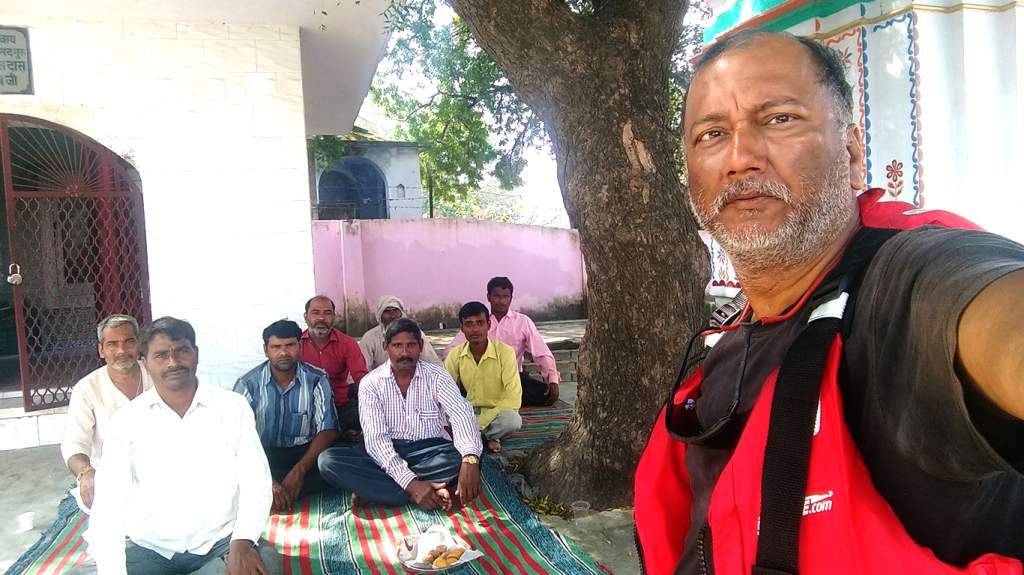 Oct 08 - With the village elders at Pooth