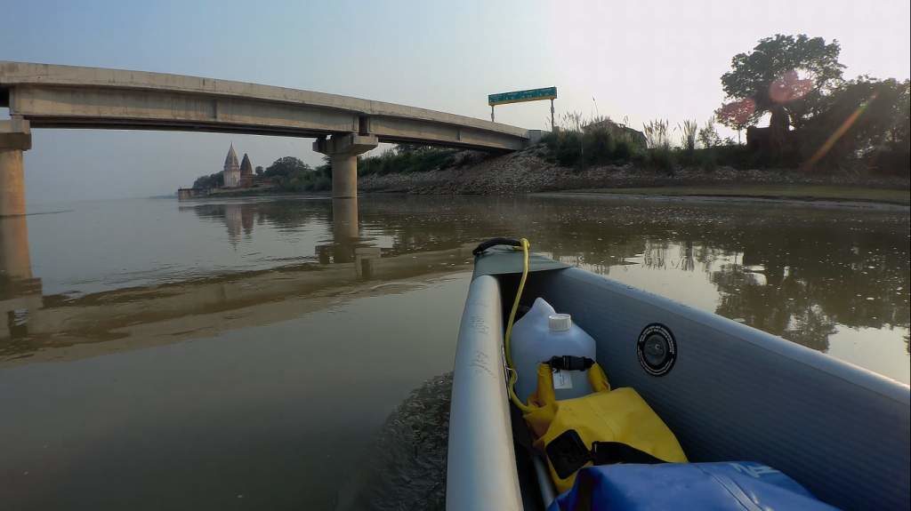 Paddling under the Grand Trunk Road