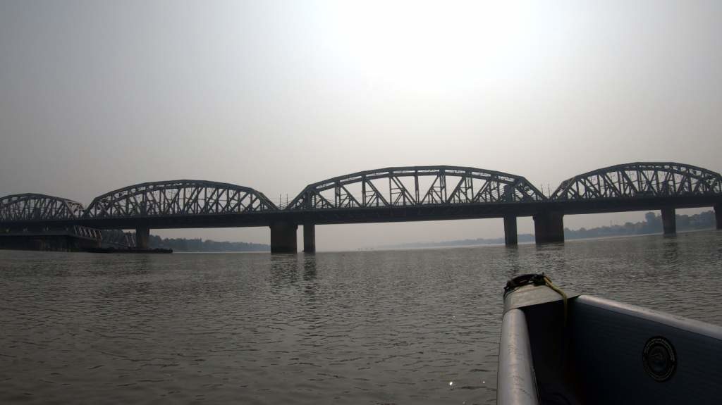The Bally bridge and the gateway to Calcutta